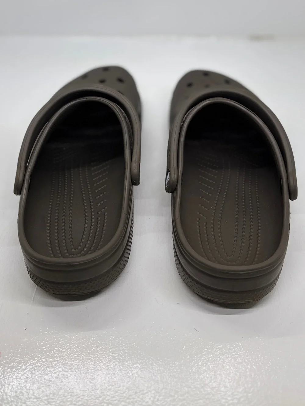 Crocs Classic Clogs Espresso Brown Men’s Size 11 Lightweight Comfort Shoes